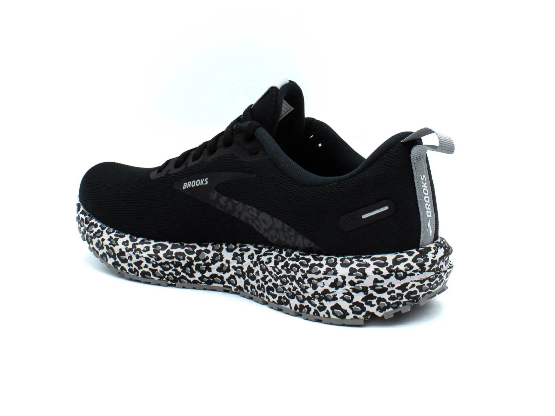 BROOKS Revel 6