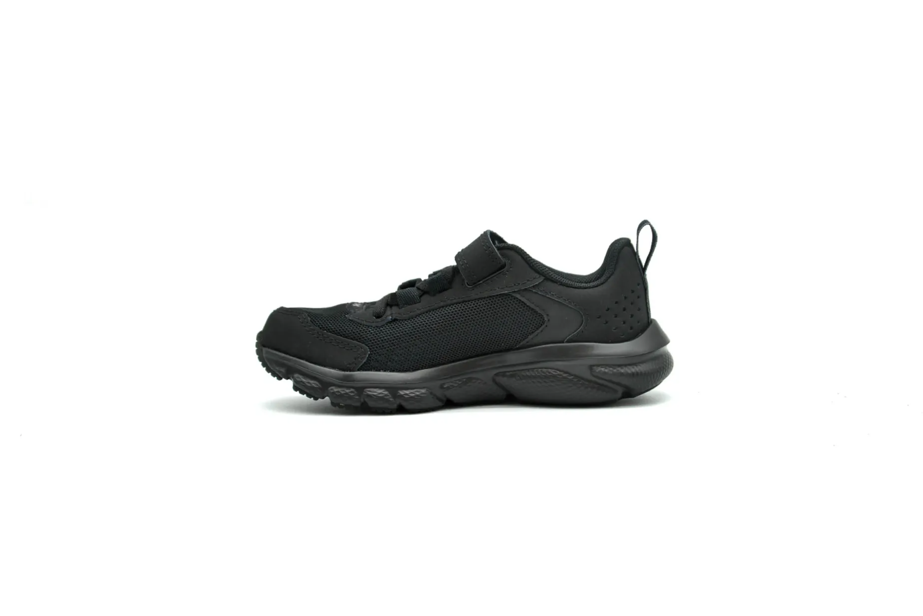 UNDER ARMOUR ASSERT 9 AC